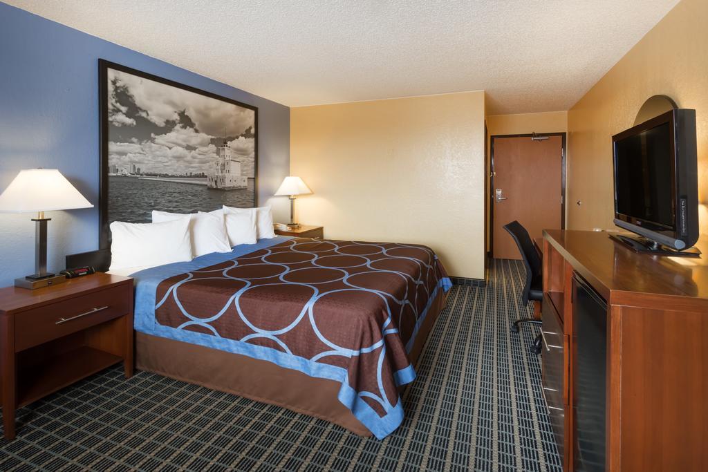 Super 8 By Wyndham Janesville Bagian luar foto